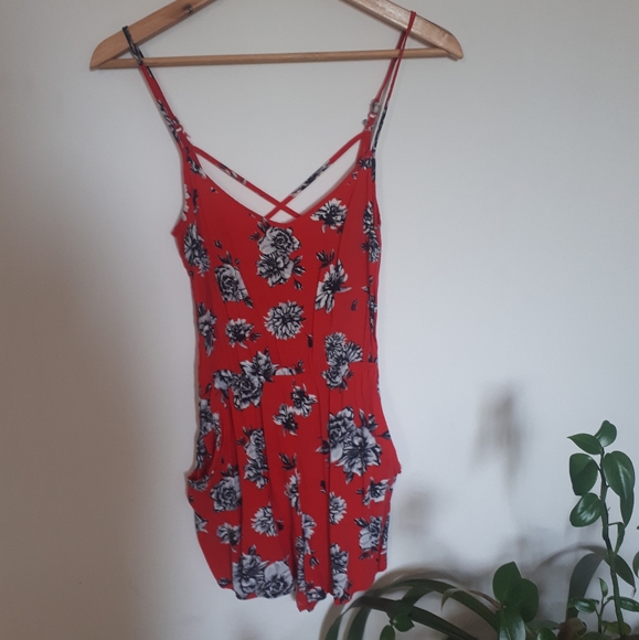 Red Floral Open Back Romper - Picture 3 of 4